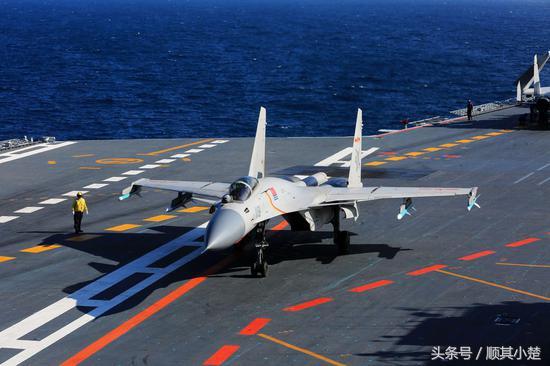殲-15加滿油能飛多久，探討中國艦載戰(zhàn)斗機的續(xù)航能力，殲-15艦載戰(zhàn)斗機續(xù)航能力探討，加滿油能飛多久？