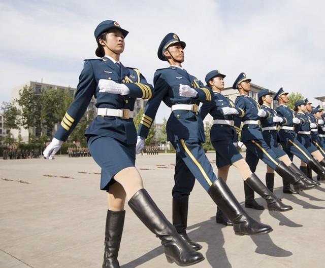 中國女兵照片全集，展現(xiàn)鏗鏘玫瑰的英勇風(fēng)采，中國女兵照片全集，展現(xiàn)鏗鏘玫瑰的英勇風(fēng)采與力量