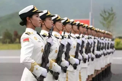 中國女兵視頻大全，英勇無畏，展現(xiàn)新時代風(fēng)采，中國女兵展現(xiàn)新時代風(fēng)采，英勇無畏的視頻大全