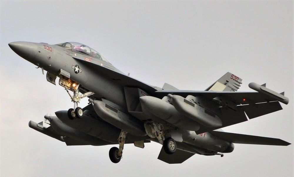 殲-16D電子戰(zhàn)飛機的強大實力與獨特優(yōu)勢，殲-16D電子戰(zhàn)飛機的強勢表現(xiàn)與獨特優(yōu)勢解析