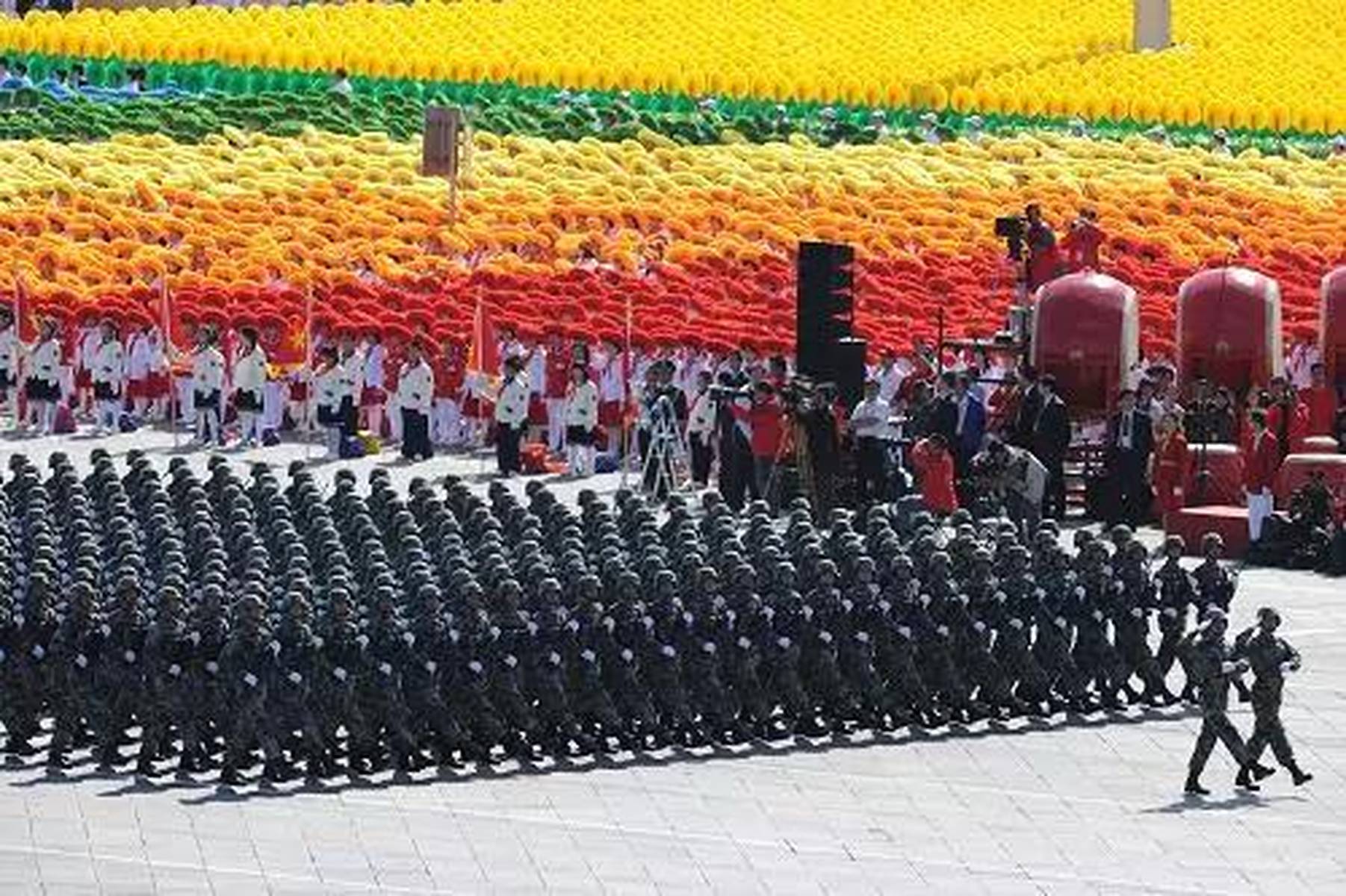 閱兵方陣介紹語，展現(xiàn)國(guó)家力量與榮耀，閱兵方陣展示國(guó)家力量與榮耀風(fēng)采