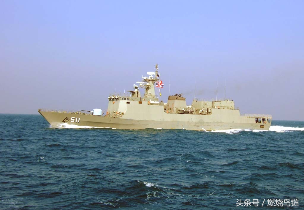 北大年級(jí)護(hù)衛(wèi)艦，守護(hù)青春，引領(lǐng)未來(lái)的航標(biāo)，北大年級(jí)護(hù)衛(wèi)艦，守護(hù)青春，領(lǐng)航未來(lái)之夢(mèng)