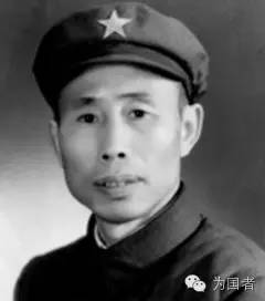 集團(tuán)軍長(zhǎng)與普通軍長(zhǎng)，職責(zé)、角色與軍事領(lǐng)導(dǎo)力的差異，集團(tuán)軍長(zhǎng)與普通軍長(zhǎng)，職責(zé)、角色與領(lǐng)導(dǎo)力的對(duì)比研究