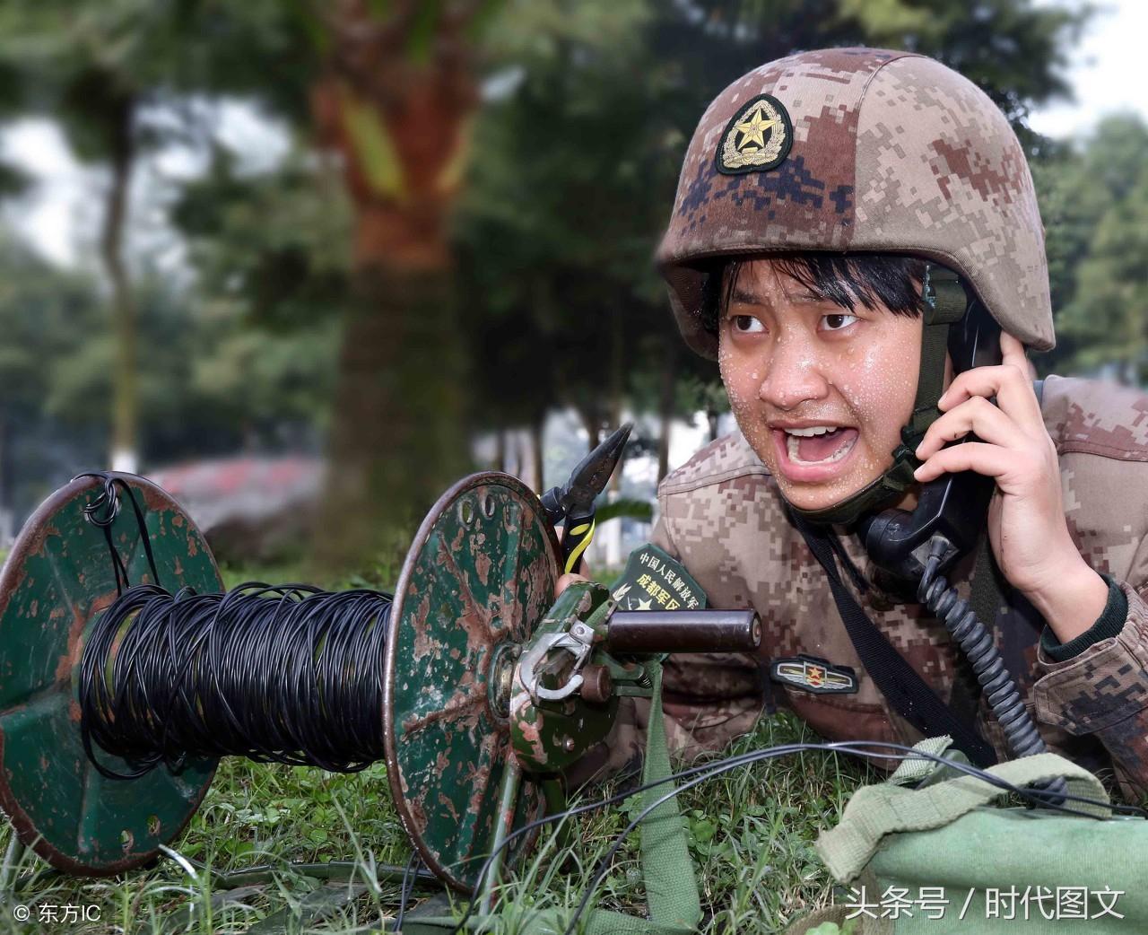 男兵和女兵在一起訓練，融合中的優(yōu)勢與挑戰(zhàn)，男兵女兵融合訓練，優(yōu)勢與挑戰(zhàn)探析