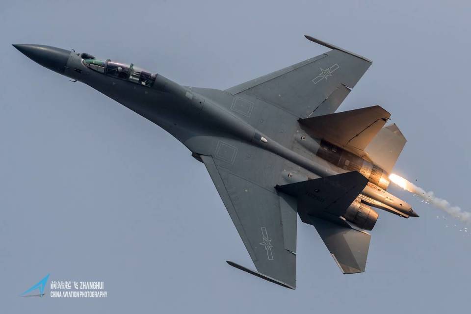 殲-16并非僅為空優(yōu)，深度解析其多重角色與戰(zhàn)略?xún)r(jià)值，深度解析，殲-16的多重角色與戰(zhàn)略?xún)r(jià)值遠(yuǎn)超空優(yōu)戰(zhàn)機(jī)