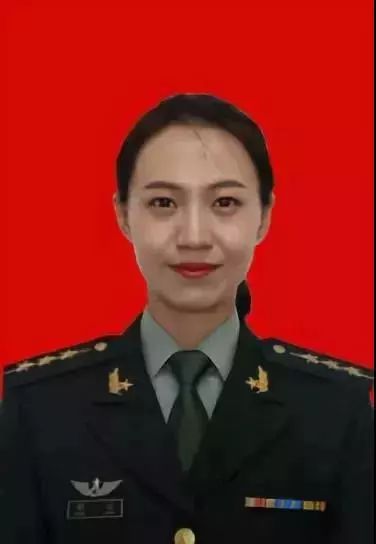 三軍儀仗隊(duì)中的璀璨明星——程誠少校，三軍儀仗隊(duì)中的耀眼之星，程誠少校風(fēng)采展露