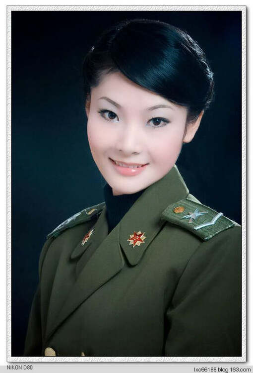 中國女兵，高清圖片展現(xiàn)颯爽英姿，中國女兵高清圖片展現(xiàn)颯爽英姿風(fēng)采
