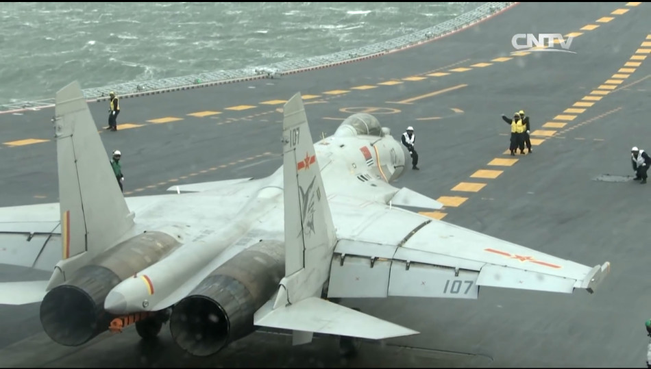 殲-15訓(xùn)練視頻，揭示中國海軍航空兵力量的卓越訓(xùn)練體系，殲-15訓(xùn)練視頻展現(xiàn)中國海軍航空兵卓越訓(xùn)練體系實(shí)力