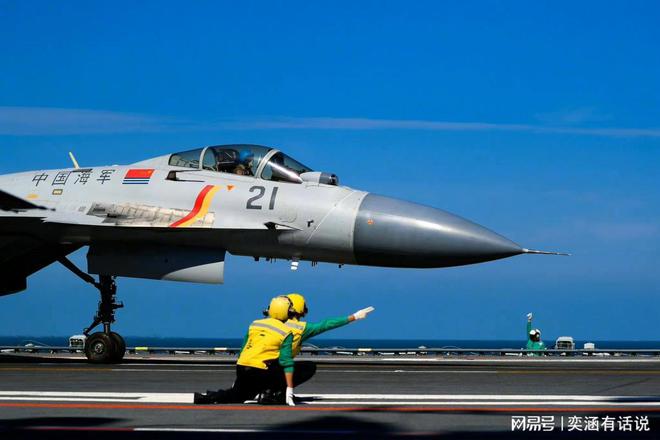 殲-15戰(zhàn)機(jī)，中國航空工業(yè)的新里程碑——第四代戰(zhàn)斗機(jī)的杰出代表，殲-15戰(zhàn)機(jī)，中國航空工業(yè)新里程碑——第四代戰(zhàn)斗機(jī)的光輝代表
