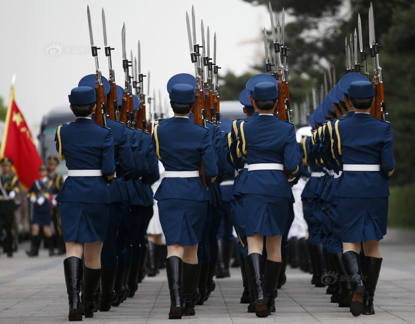 中國人民解放軍儀仗隊女兵亮相海外，展現(xiàn)新時代風采與力量，中國人民解放軍儀仗隊女兵海外亮相，展現(xiàn)新時代風采與巾幗力量