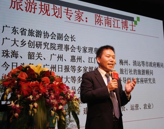 軍區(qū)陳江南簡介，一位英勇無畏的軍人領(lǐng)袖，軍區(qū)陳江南，英勇無畏的軍人領(lǐng)袖簡介