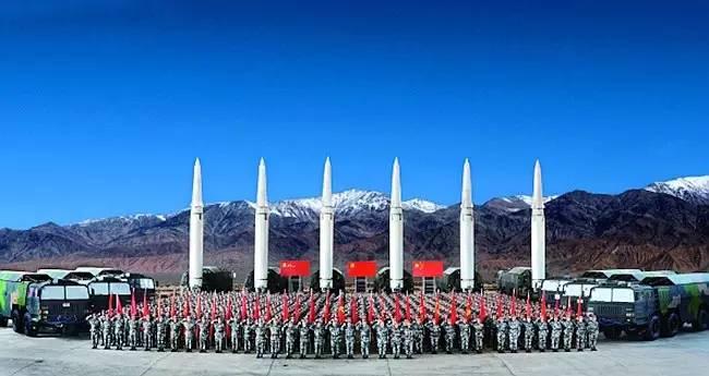 二炮部隊華麗轉身，火箭軍的時代來臨，二炮部隊轉型揭秘，火箭軍新時代的來臨