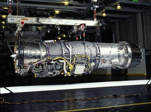 殲-15艦載機(jī)的發(fā)動(dòng)機(jī)，動(dòng)力之心的探索，殲-15艦載機(jī)動(dòng)力之心，發(fā)動(dòng)機(jī)技術(shù)深度探索