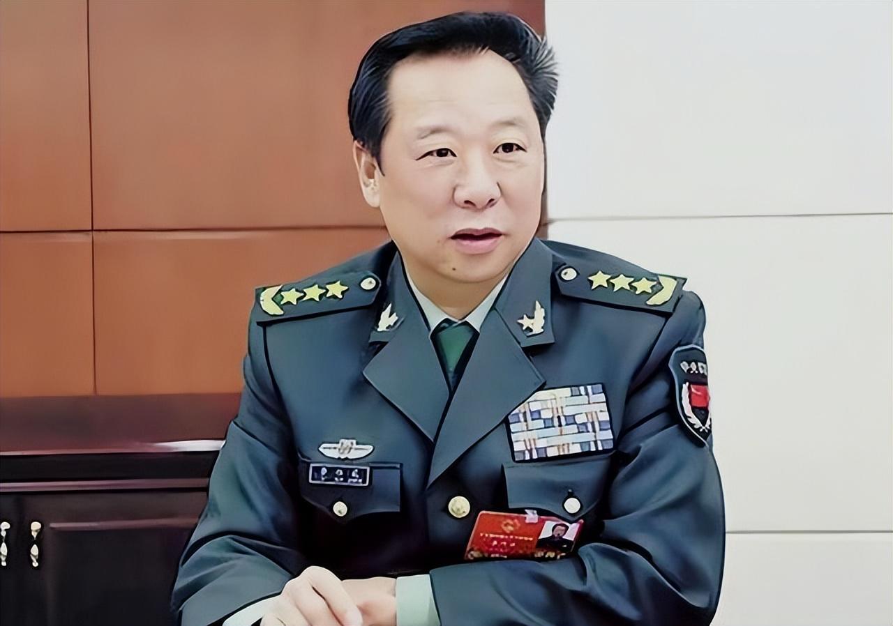 國(guó)防部長(zhǎng)級(jí)別高，職責(zé)、地位與角色分析，國(guó)防部長(zhǎng)職責(zé)、地位與角色深度解析，級(jí)別高的決策核心分析