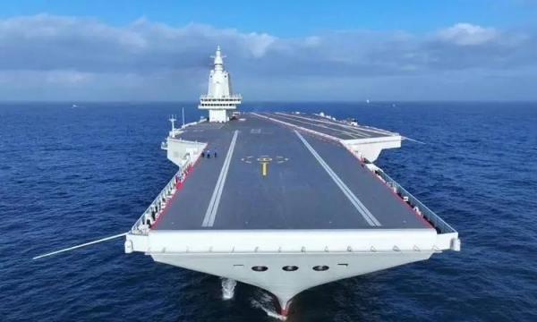 揭秘中國海軍新力量，福建艦與004航母的姊妹情深，揭秘中國海軍新力量，福建艦與姊妹艦004航母的崛起之路