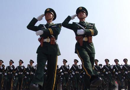 閱兵式中的三軍儀仗隊，一幅幅生動的圖片故事，閱兵式中的三軍儀仗隊，生動圖片故事展現(xiàn)榮耀瞬間