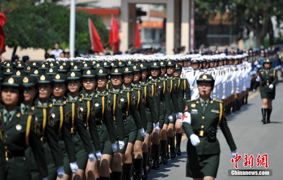 紀(jì)念抗日戰(zhàn)爭暨反法西斯戰(zhàn)爭勝利70周年閱兵，回顧與前瞻，紀(jì)念抗日戰(zhàn)爭暨反法西斯戰(zhàn)爭勝利70周年閱兵，回顧歷史，展望未來