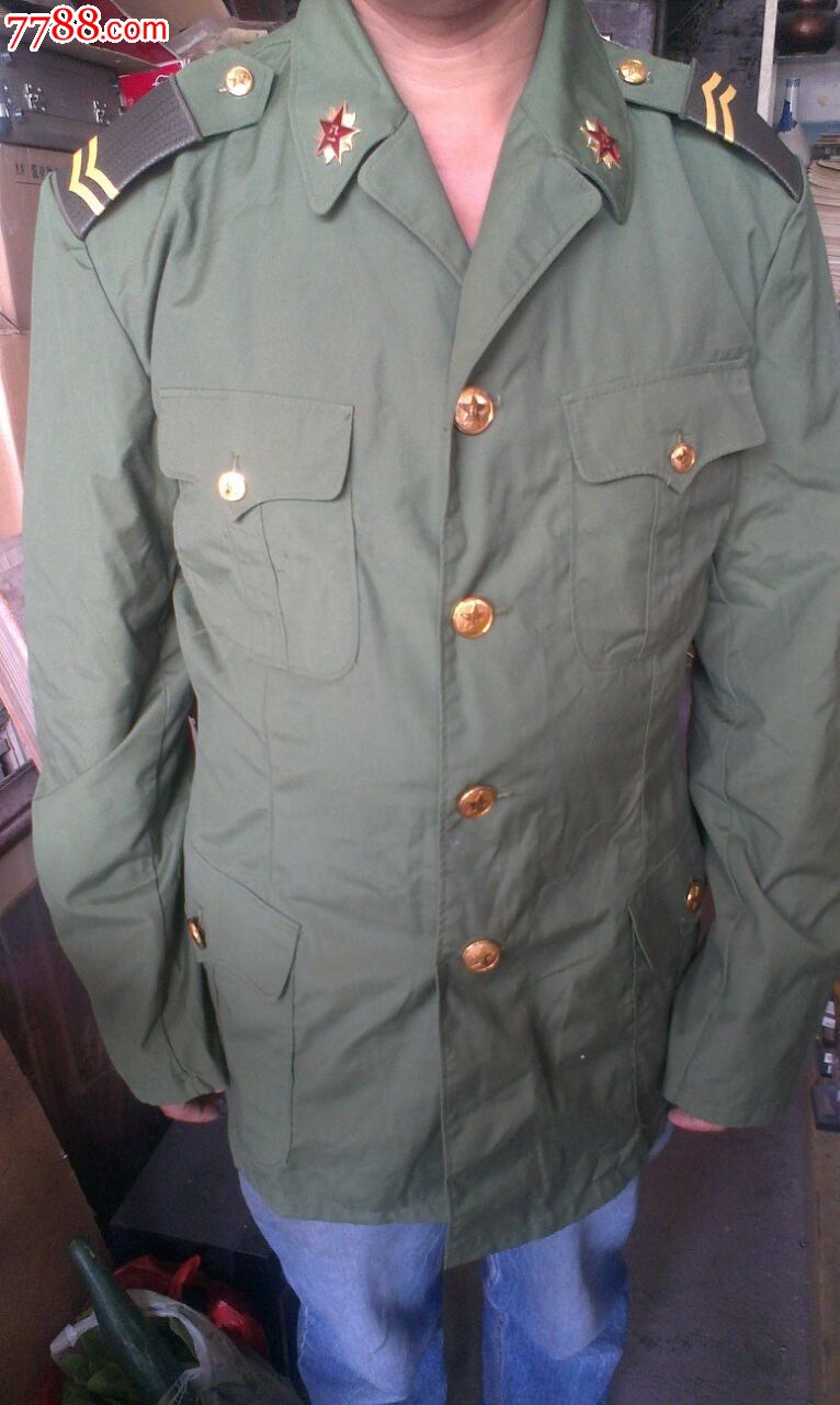 軍服背后的榮耀與傳承——走進(jìn)神秘的99軍服世界，走進(jìn)神秘的軍服世界，榮耀與傳承的99軍服探秘