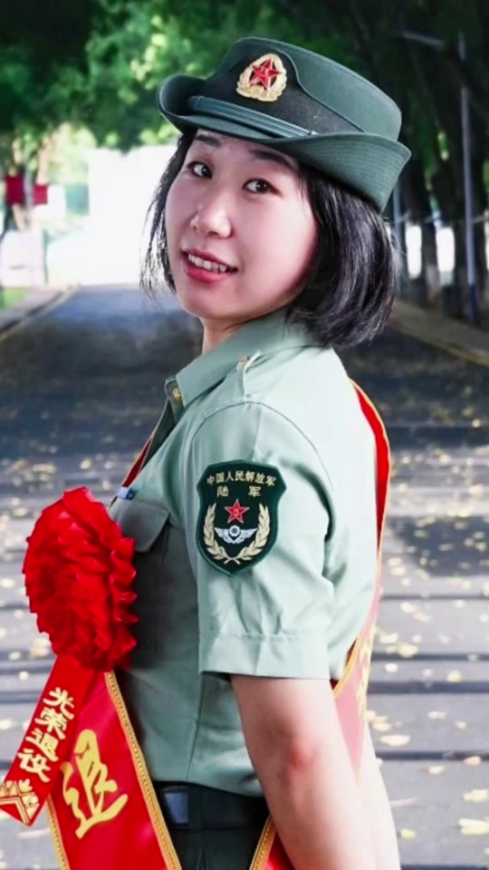 退伍季女兵，堅(jiān)韌與榮耀的交織，退伍季女兵，堅(jiān)韌與榮耀的綻放