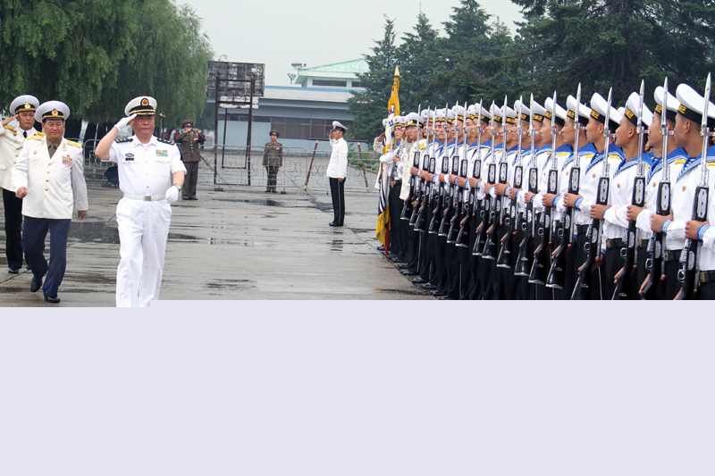 海軍中將田中閱兵照片高清，歷史與榮耀的瞬間定格，海軍中將田中閱兵照片高清，歷史與榮耀的瞬間定格，展現(xiàn)榮耀軍魂