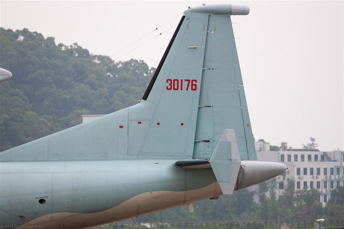 直-18預(yù)警機(jī)在編隊中的距離掌控與戰(zhàn)術(shù)運(yùn)用，直-18預(yù)警機(jī)編隊中的距離掌控與戰(zhàn)術(shù)運(yùn)用策略