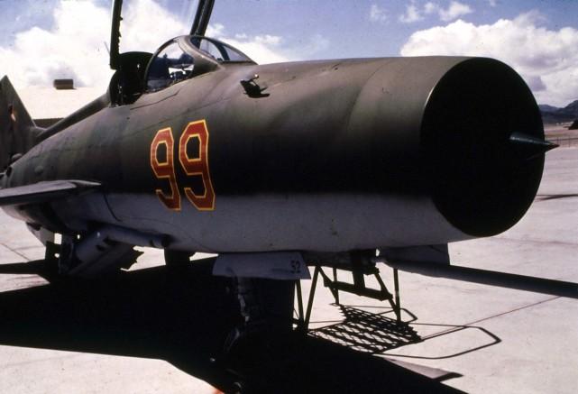 殲-12戰(zhàn)機(jī)性能特點(diǎn)深度解析，殲-12戰(zhàn)機(jī)性能特點(diǎn)深度剖析