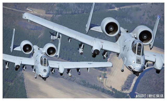 最新型號(hào)A-10攻擊機(jī)的威力與特點(diǎn)，最新型號(hào)A-10攻擊機(jī)的強(qiáng)大威力與獨(dú)特特點(diǎn)