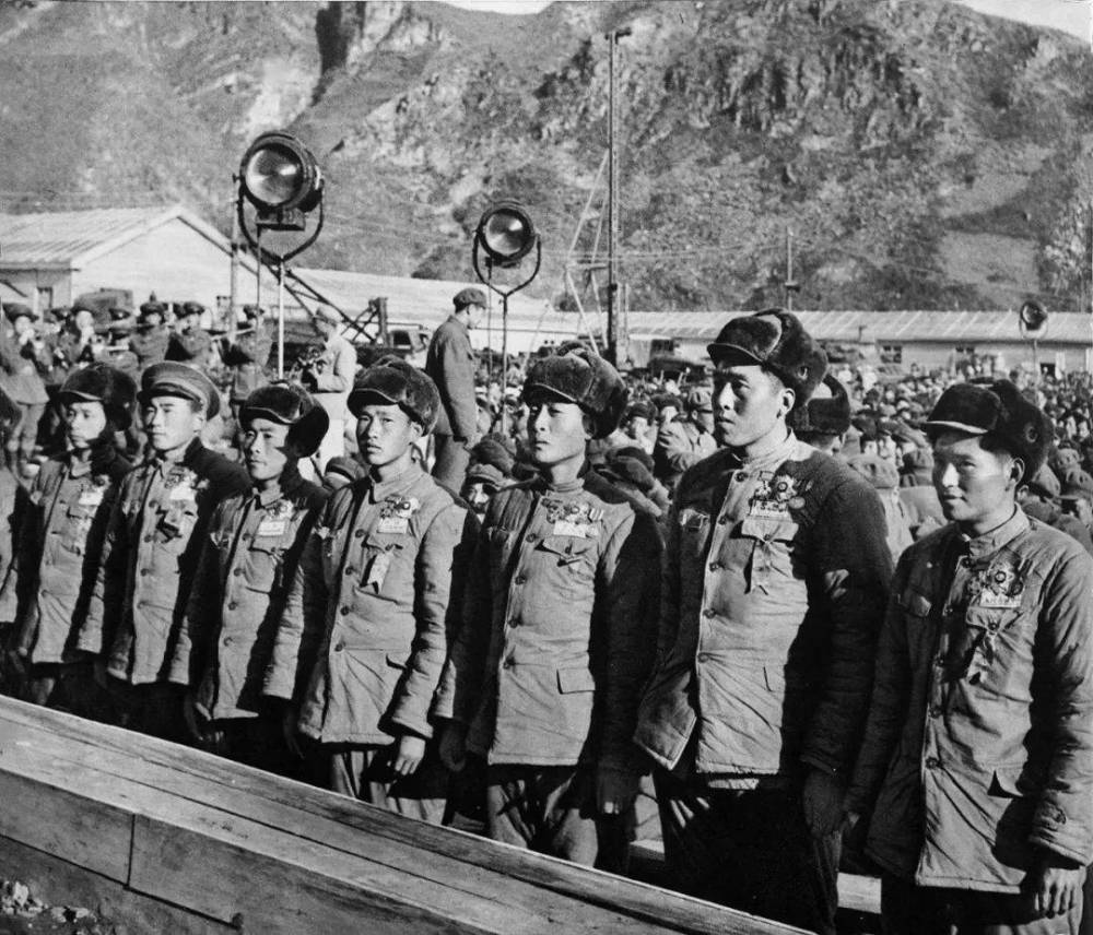 中國人民志愿軍分三批凱旋歸來，榮耀與堅韌的象征，中國人民志愿軍凱旋歸來，榮耀與堅韌的象征