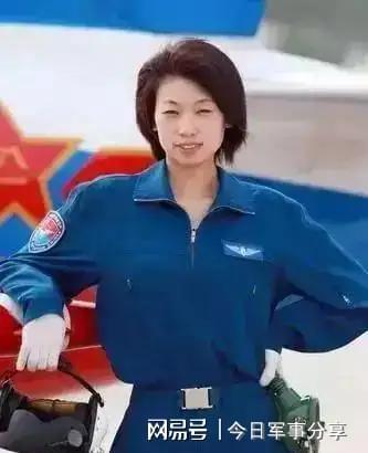 女飛行員張曉佳，翱翔天際的勇敢追夢(mèng)人，女飛行員張曉佳，天際追夢(mèng)的勇敢之翼