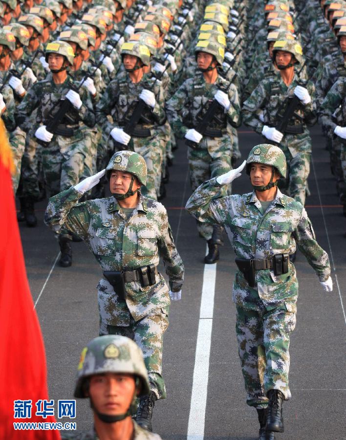 閱兵彩排陸軍方隊(duì)片段視頻，展現(xiàn)榮耀與力量，閱兵彩排陸軍方隊(duì)震撼瞬間，榮耀與力量的展現(xiàn)