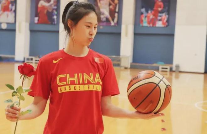 中國女籃新星李月汝的最新消息，中國女籃新星李月汝的最新動態(tài)揭秘