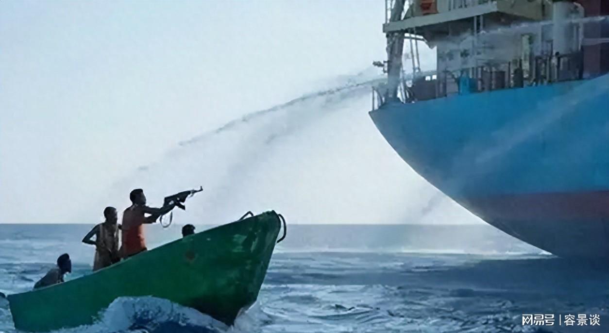 中國海軍遭遇海盜攔截，挑戰(zhàn)與應對，中國海軍遭遇海盜攔截，挑戰(zhàn)與應對策略