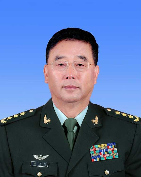 中國人民解放軍軍長(zhǎng)，職責(zé)、使命與榮譽(yù)的象征，中國人民解放軍軍長(zhǎng)，職責(zé)、使命與榮耀的象征之巔