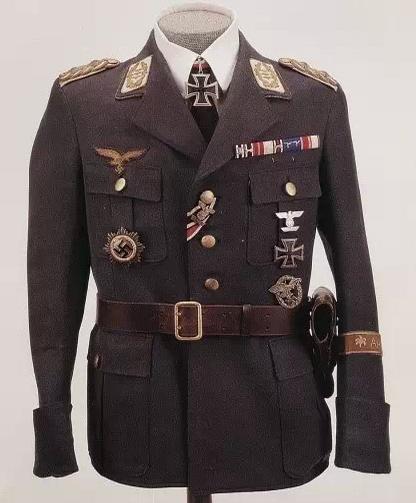 中國元帥軍銜等級(jí)肩章，榮耀的象征，中國元帥軍銜等級(jí)肩章，榮耀的標(biāo)志