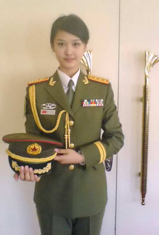 軍裝美女，堅(jiān)韌與柔美的獨(dú)特魅力，軍裝美女，堅(jiān)韌與柔美的獨(dú)特魅力展現(xiàn)