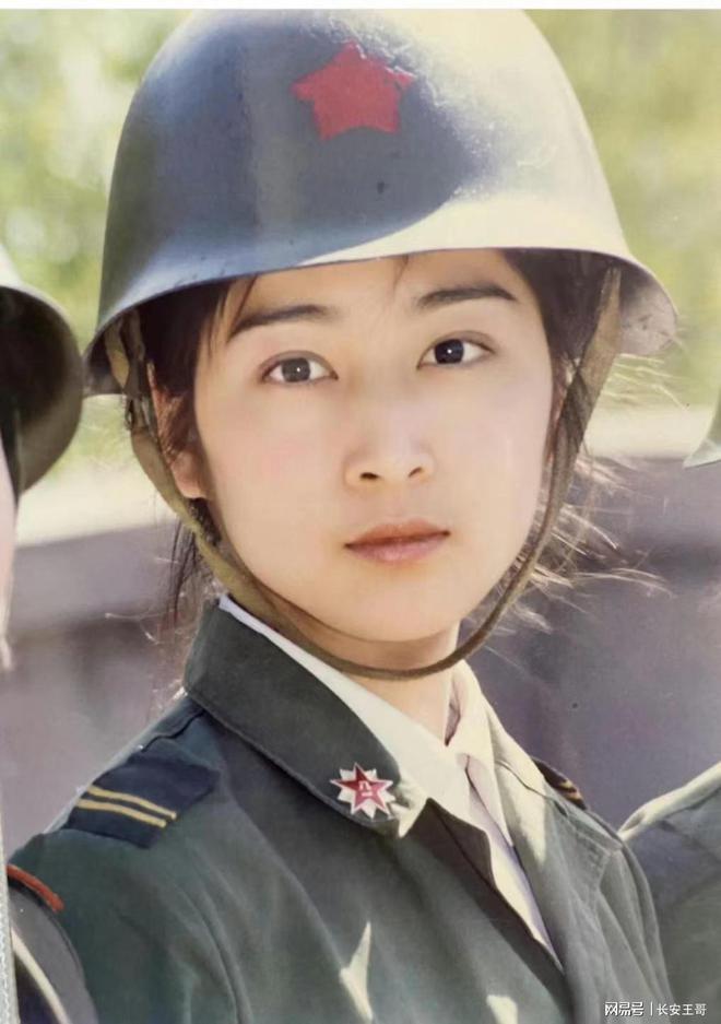 中國女兵照片，帥氣高清的英勇形象，中國女兵帥氣高清照片展現(xiàn)英勇形象