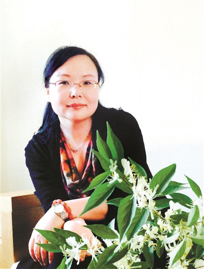軍事頻道主持人張莉的生平與成就，一位杰出的軍事媒體人的故事，杰出軍事媒體人張莉，生平、成就與軍事頻道主持人的風(fēng)采之路