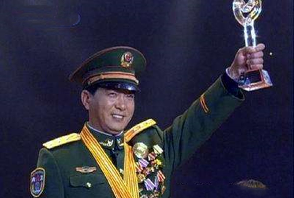 丁曉兵，時(shí)代先鋒，勇毅前行，丁曉兵，時(shí)代先鋒，砥礪前行勇者無畏