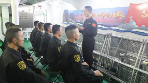 中國(guó)海軍艦艇穿越日本，彰顯海上力量與和平意志，中國(guó)海軍艦艇穿越日本彰顯海上力量與和平意志展示堅(jiān)定決心
