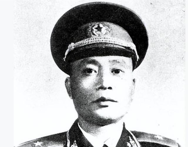 空軍院校方隊(duì)，翱翔藍(lán)天，培育英才的堅(jiān)實(shí)力量，空軍院校方隊(duì)，培育英才的藍(lán)天堅(jiān)實(shí)力量