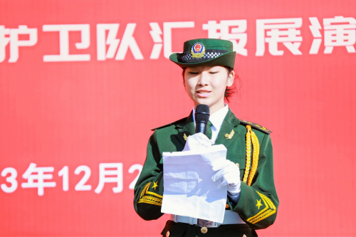 國旗護衛(wèi)隊中的鏗鏘玫瑰，女隊員的榮耀與擔當，國旗護衛(wèi)隊中的女隊員，榮耀與擔當?shù)溺H鏘玫瑰