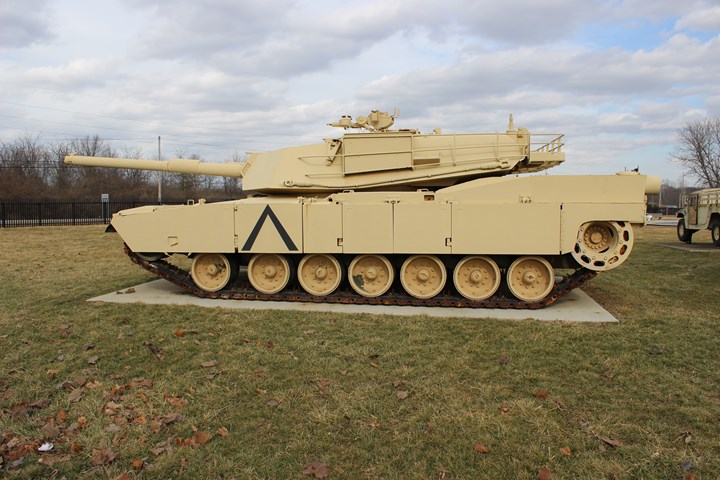 M1A2艾布拉姆斯坦克的造價(jià)深度解析，M1A2艾布拉姆斯坦克造價(jià)深度剖析