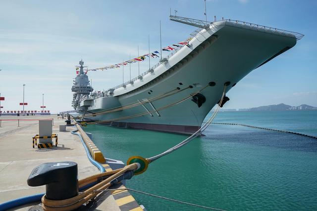 揭秘中國海軍的驕傲，哪艘航母是001？，揭秘中國海軍航母，哪艘是首艦？