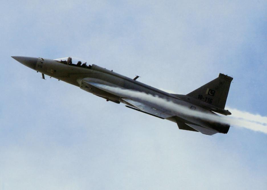 殲八與飛豹，中國(guó)空軍力量的雙翼，殲八與飛豹，中國(guó)空軍力量的雙翼傳奇