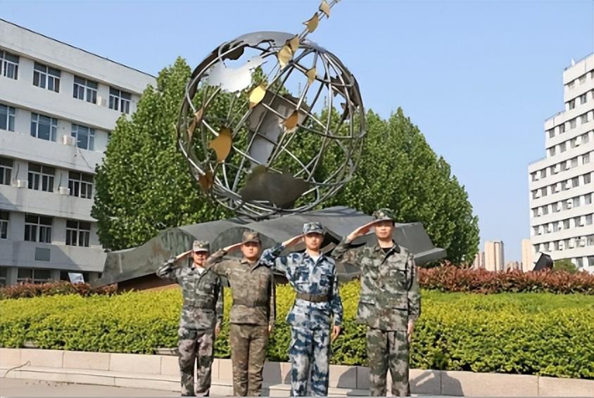 大學(xué)生士兵電視劇，CCTV-2的新時(shí)代篇章，CCTV-2新時(shí)代篇章，大學(xué)生士兵電視劇