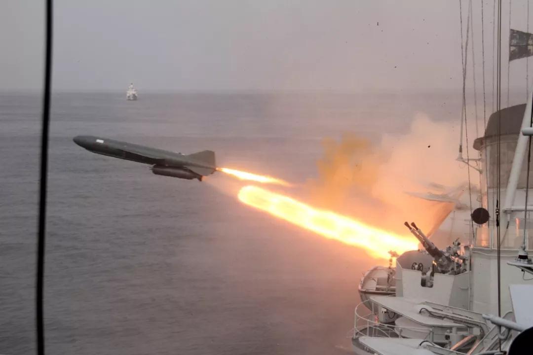驅(qū)逐艦退役，榮耀與未來的交織，驅(qū)逐艦退役，榮耀與未來的交匯點(diǎn)