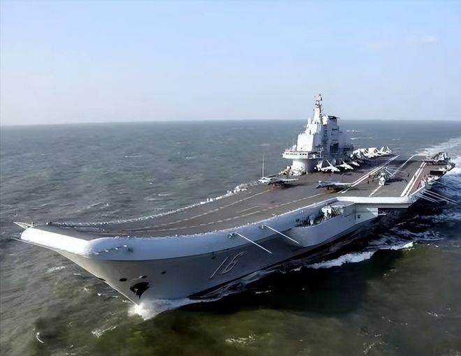 瓦良格號(hào)航母，空殼還是潛力巨艦？，瓦良格號(hào)航母，潛力巨艦還是空殼之爭(zhēng)？