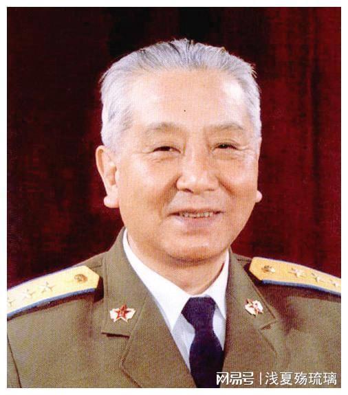 國防部長與軍區(qū)司令的區(qū)別，職責(zé)、職能與角色差異，國防部長與軍區(qū)司令的職責(zé)、職能與角色差異解析