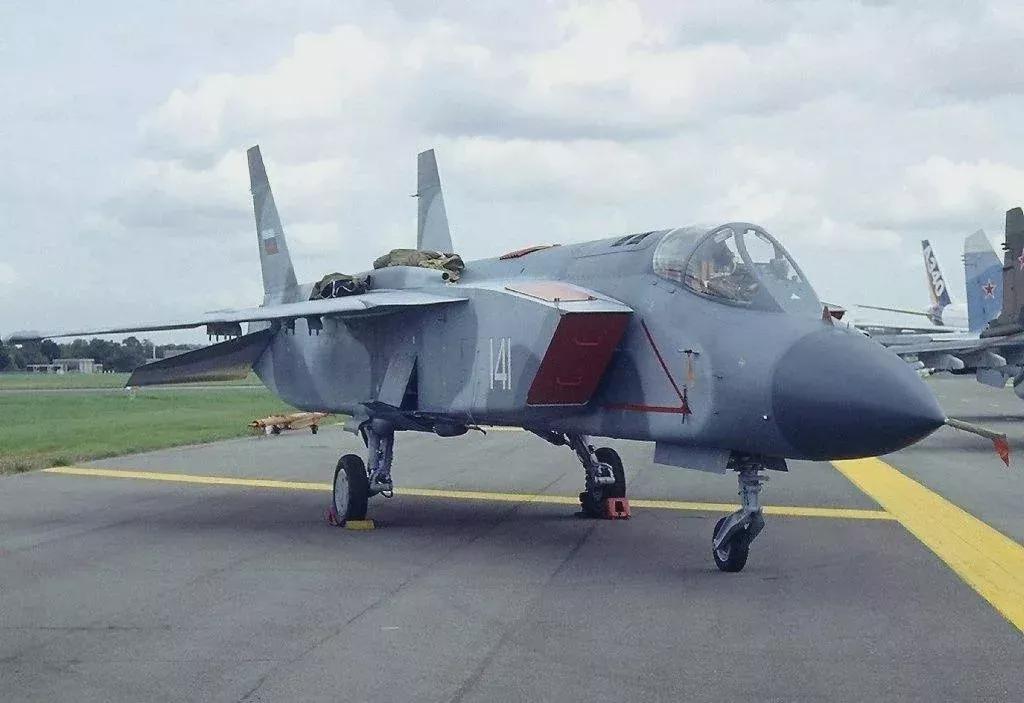 雅克-201垂直起降戰(zhàn)斗機(jī)，空中力量的革新典范，雅克-201垂直起降戰(zhàn)斗機(jī)，空中力量革新典范