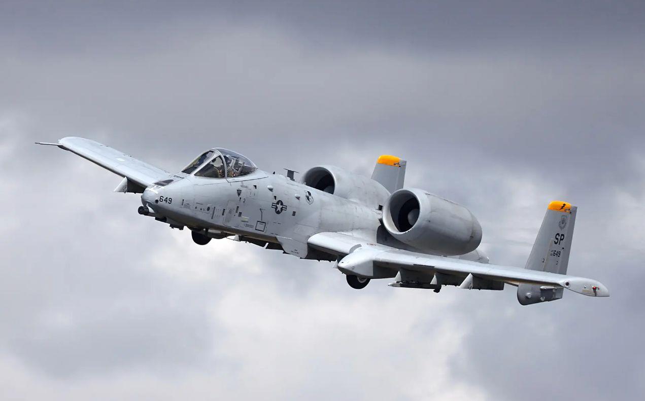 揭秘A-10攻擊機的強大實力，揭秘A-10攻擊機的強悍戰(zhàn)斗力